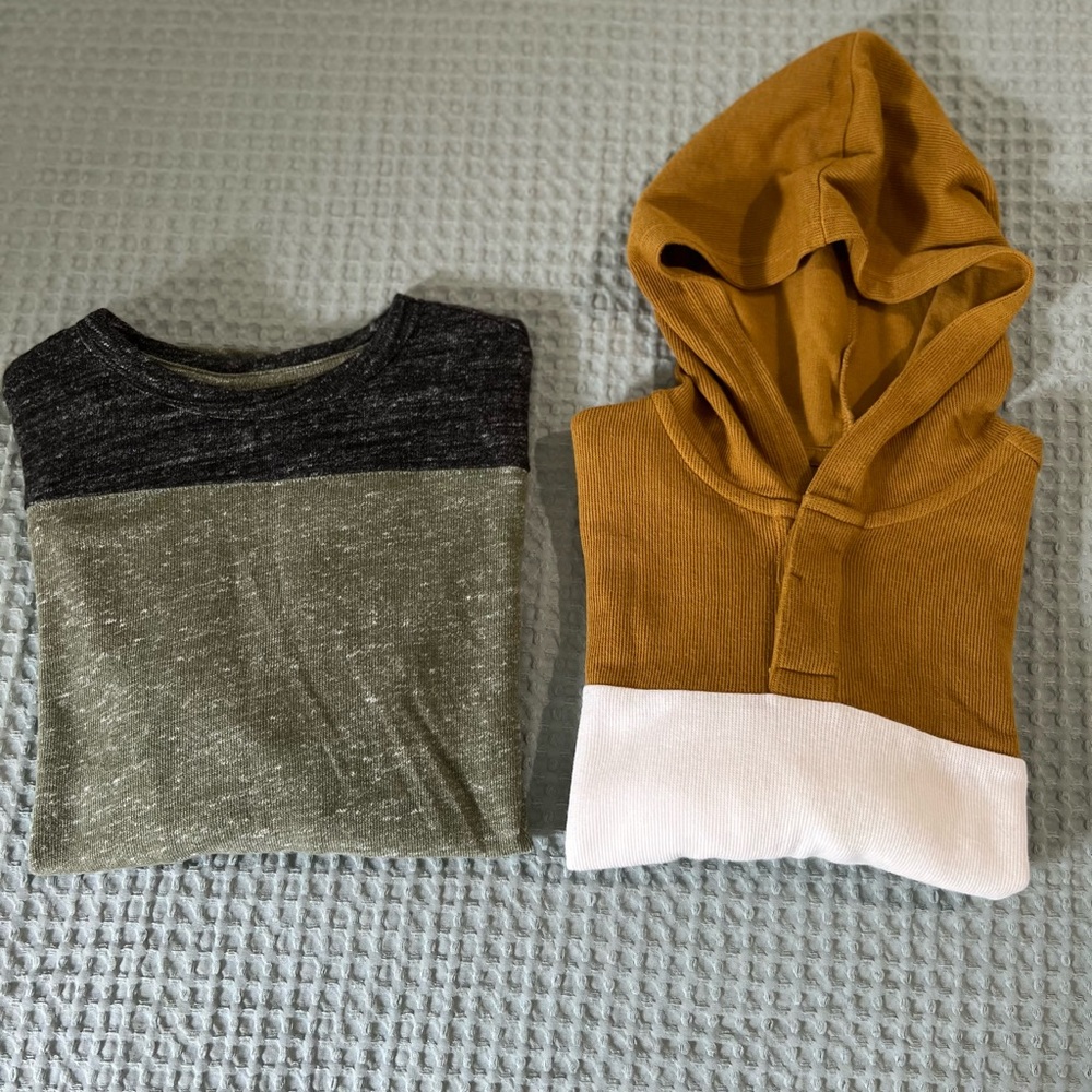 ⭐️3/$30⭐️ Gap and Old Navy boys sweater bundle size L